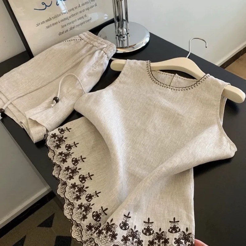 Simple Old Money Style Cotton  - Embroidery Class recension och pris