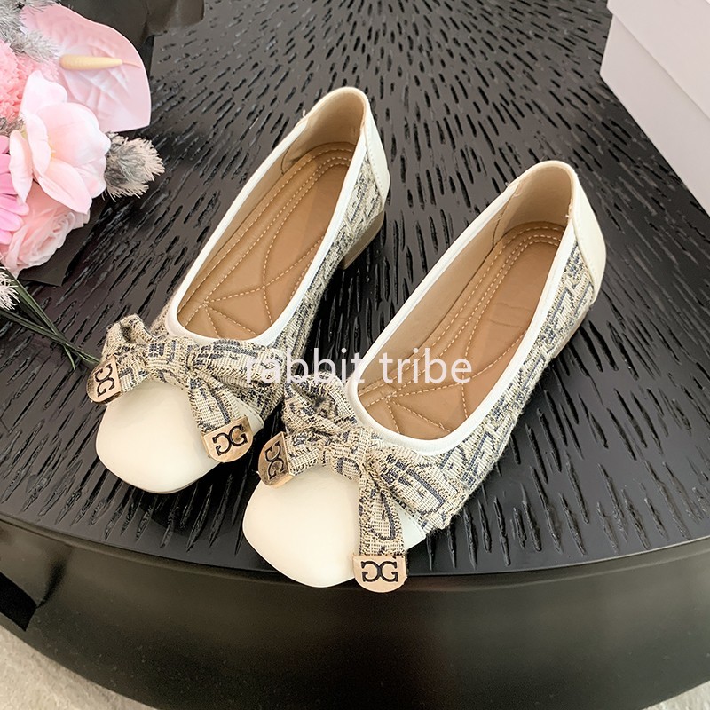 Comfortable French Womens Sing - Embroidery Style recension och pris