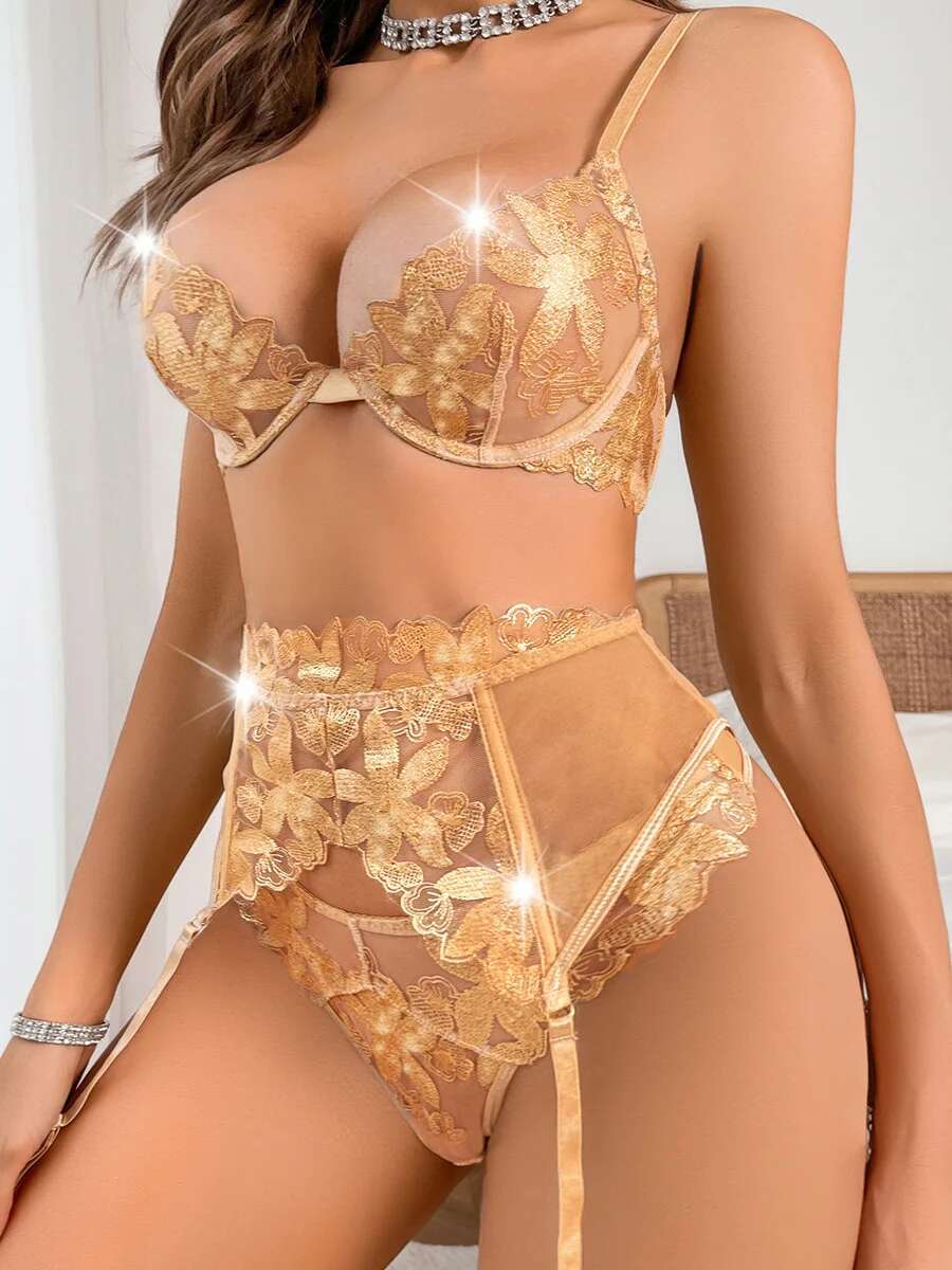 New Three Piece Fun Set Gold F - Embroidery Gold recension och pris