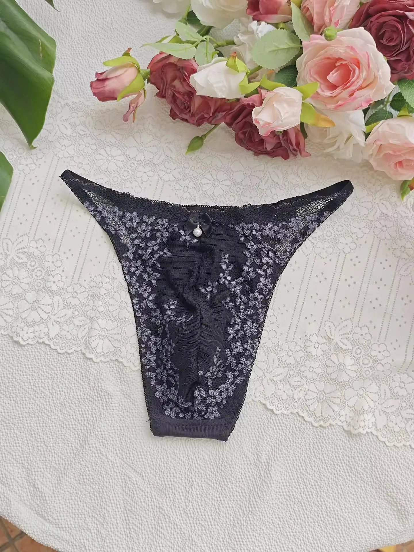 Black Lace Man's T-brief Embro - Embroidery Gift recension och pris