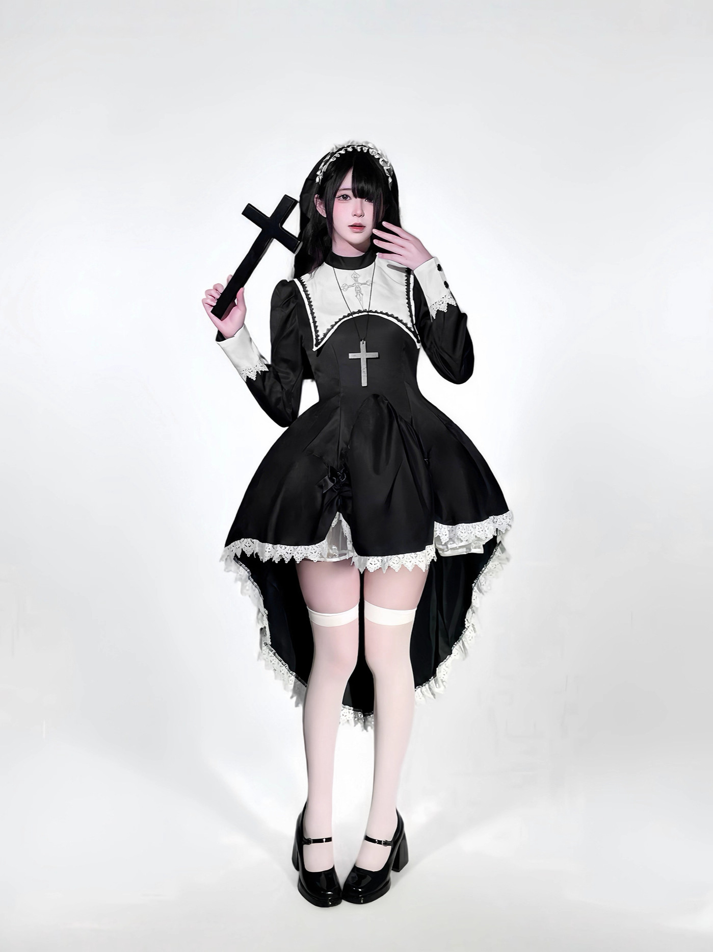 Gothic style dark embroidery c - Embroidery Class recension och pris